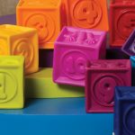 B.TOYS: One Two Squeeze – klocki miękkie sensoryczne - obrazek 4