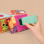 B.TOYS: klocki materiałowe z sorterem aBc Block Party - obrazek 5