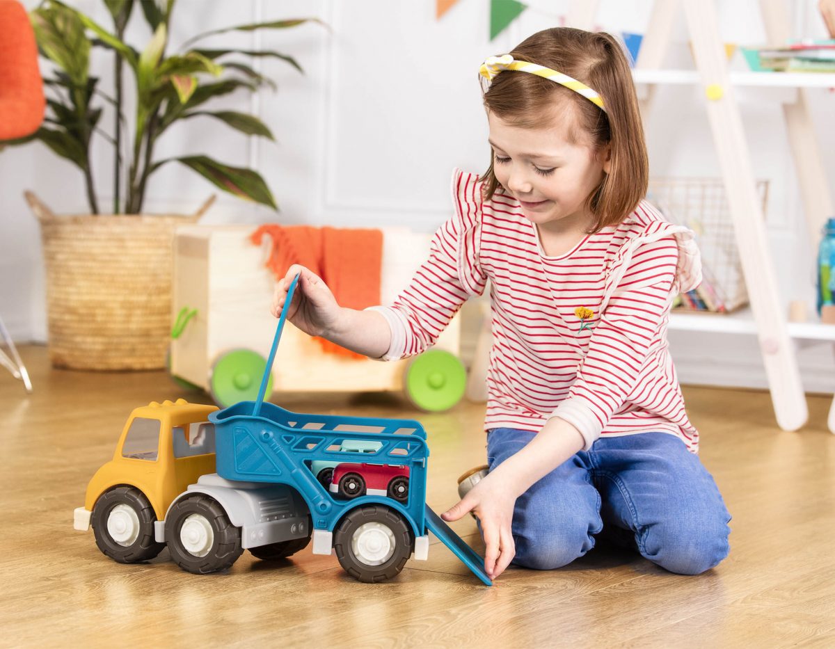 B.toys: LAWETA z AUTKAMI – Car Carrier - obrazek 5