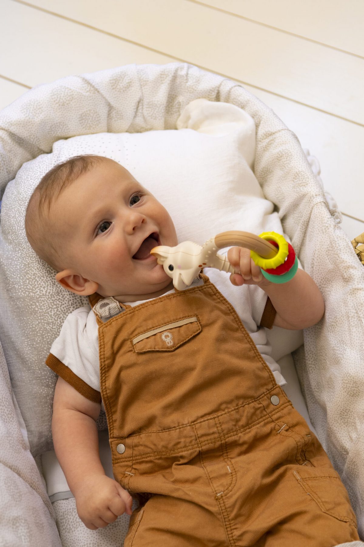 Żyrafa Sophie VULLI: Gryzako-grzechotka ECO - obrazek 2