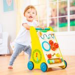 B.Toys: drewniany chodzik pchacz edukacyjny - Walk ‘n’ Learn - obrazek 2
