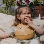 BIBS: śliniak silikonowy PREMIUM BIB MUSTARD - obrazek 2