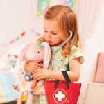 B.TOYS: Mini Doctor Care Kit – zestaw małego lekarza w torbie - obrazek 2