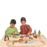 Tender Leaf Toys: Drewniana kolejka Podróż po lesie - obrazek 5