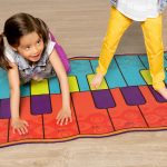 B.TOYS: Boogie Woogie Mat – mata muzyczna – pianino podłogowe do tańca i miksowania muzyki - obrazek 2
