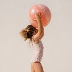 Little Dutch: piłka plażowa Little Pink Flowers 35cm - obrazek 3