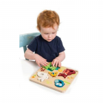 Tender Leaf Toys: Drewniana układanka sensoryczna Zwierzęta na łące - obrazek 2