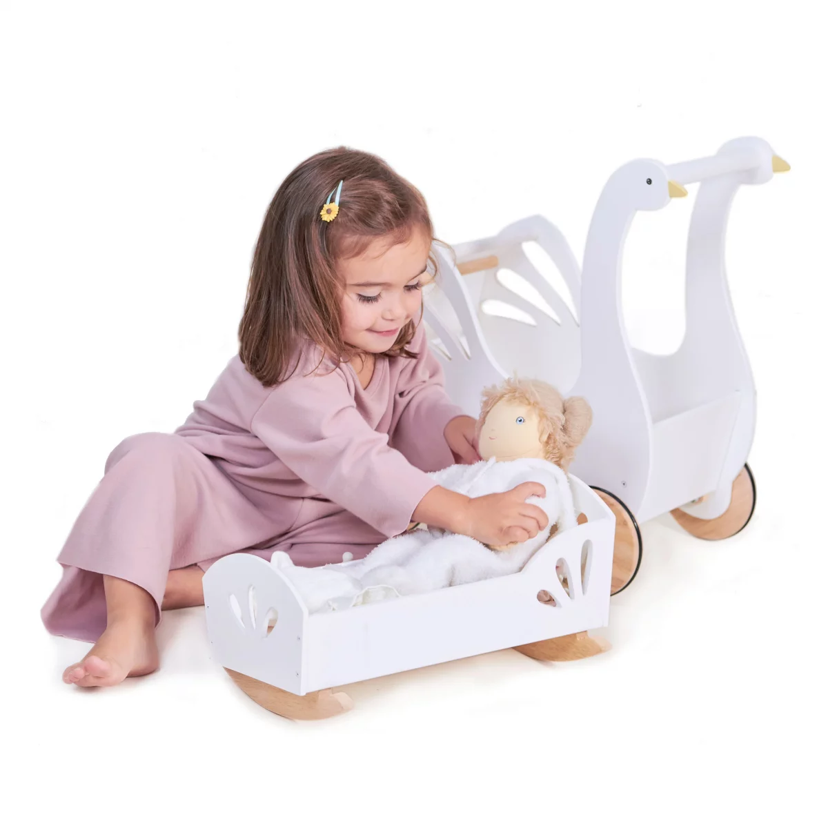 TL8106-sweet-swan-dolly-bed-6 Tender Leaf Toys: Kołyska dla lalek z akcesoriami - obrazek 2