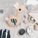 Done by Deer: zabawka lusterko stojące Lama Lalee Sand - obrazek 3