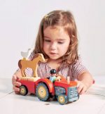 Tender Leaf Toys: Drewniany traktor z przyczepą i akcesoriami - obrazek 2
