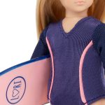 LORI: Lalka AUDRINA – z deską surfingową - obrazek 3