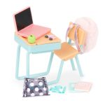 LORI: Lalka LORI UCZENNICA z ŁAWKĄ SZKOLNĄ i akcesoriami - obrazek 2