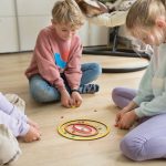 BS Toys: drewniana gra zręcznościowa Pchełki XL - obrazek 2