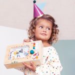 Lilliputiens: drewniana animowana pozytywka Telewizor - obrazek 2