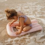 Little Dutch: dmuchana deska do pływania Little Pink Flowers - obrazek 2