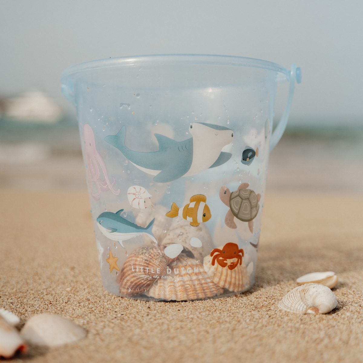 2010590 - BUCKET SHELL SEA LIFE 19CM (7) Little Dutch: wiaderko Blue 19 cm - obrazek 2