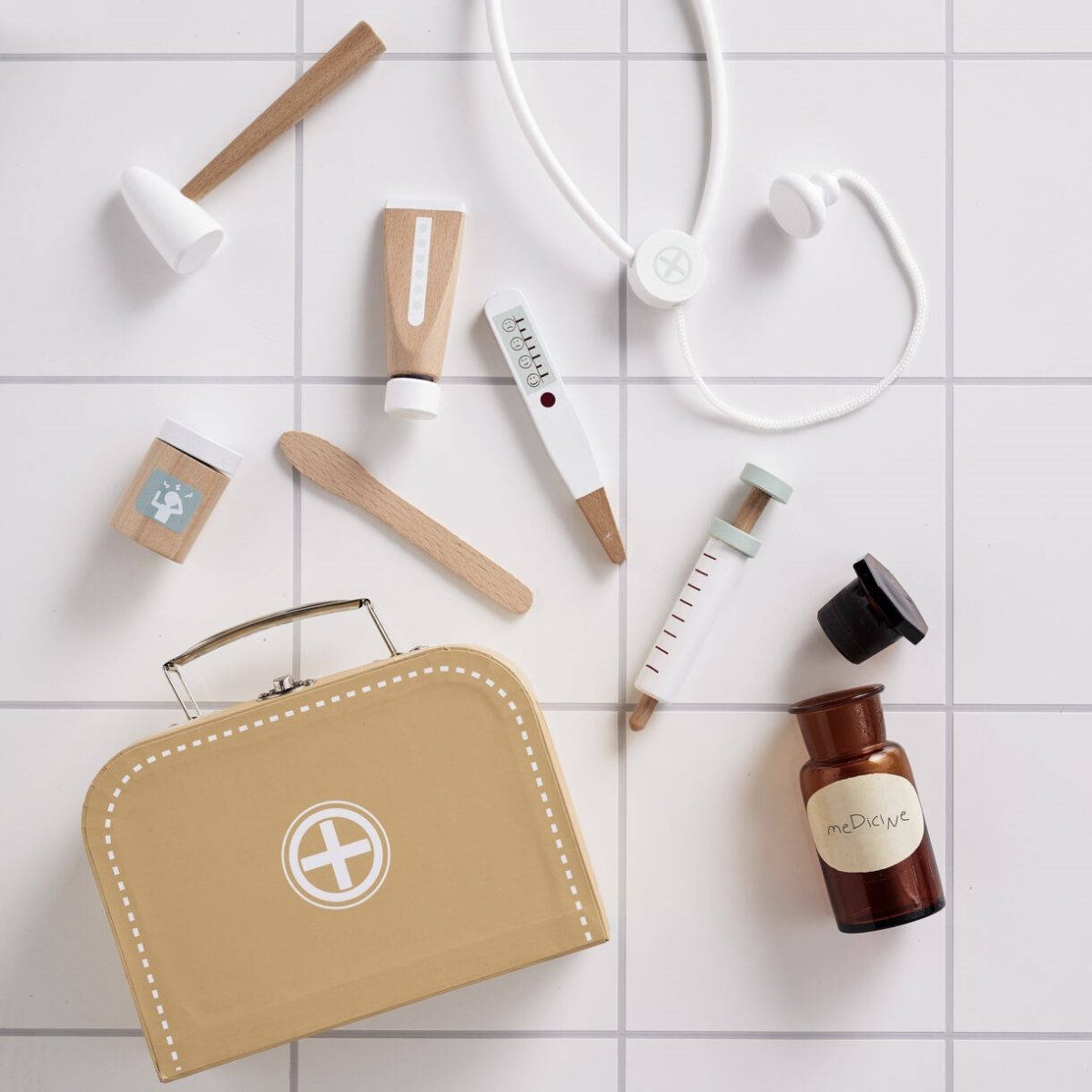 pol_pl_Kids-Concept-Walizka-lekarza-nature-KIDS-HUB-32471_7 Kid's Concept - Walizka lekarza nature KID'S HUB - obrazek 3