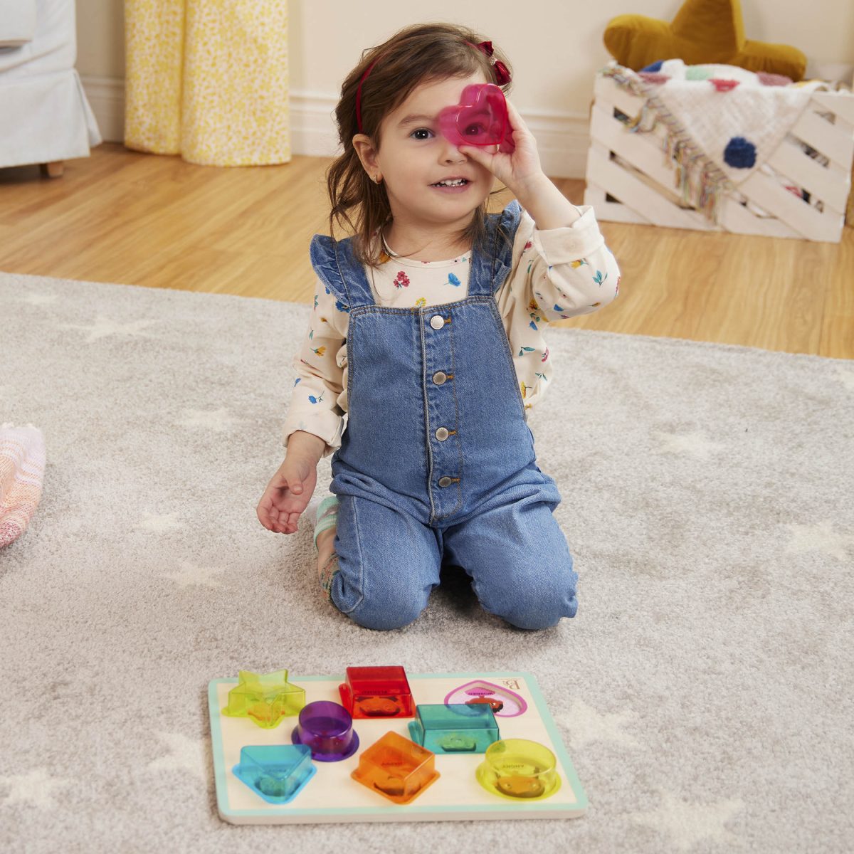 B.TOYS: Shapes & Emotions drewniana układanka KSZTAŁTY i EMOCJE z kolorowym filtrem - obrazek 2