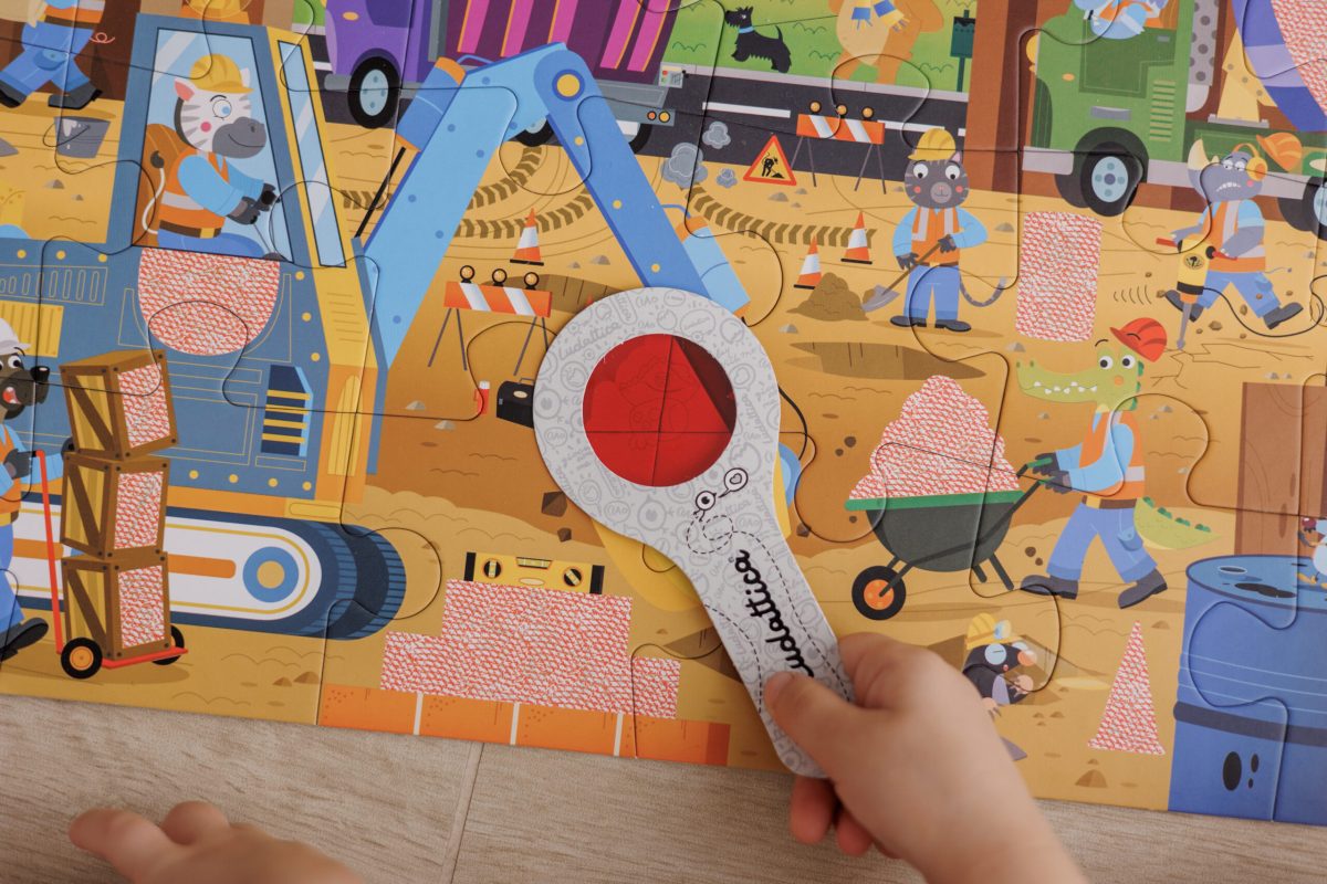 22594_2-scaled LUDATTICA: SECRET PUZZLE – puzzle z TAJEMNICĄ – PLAC BUDOWY 3+ - obrazek 3