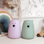 Rabbit & Friends: Miś Duży Lampka Silikonowa Kolor Szałwiowy - obrazek 4