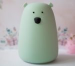 Rabbit & Friends: Miś Duży Lampka Silikonowa Kolor Szałwiowy - obrazek 2