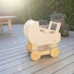 Jabadabado: drewniany wózek dla lalek - obrazek 2