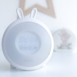 Rabbit & Friends: Królik Lampka Budząca Światłem Biała - obrazek 3