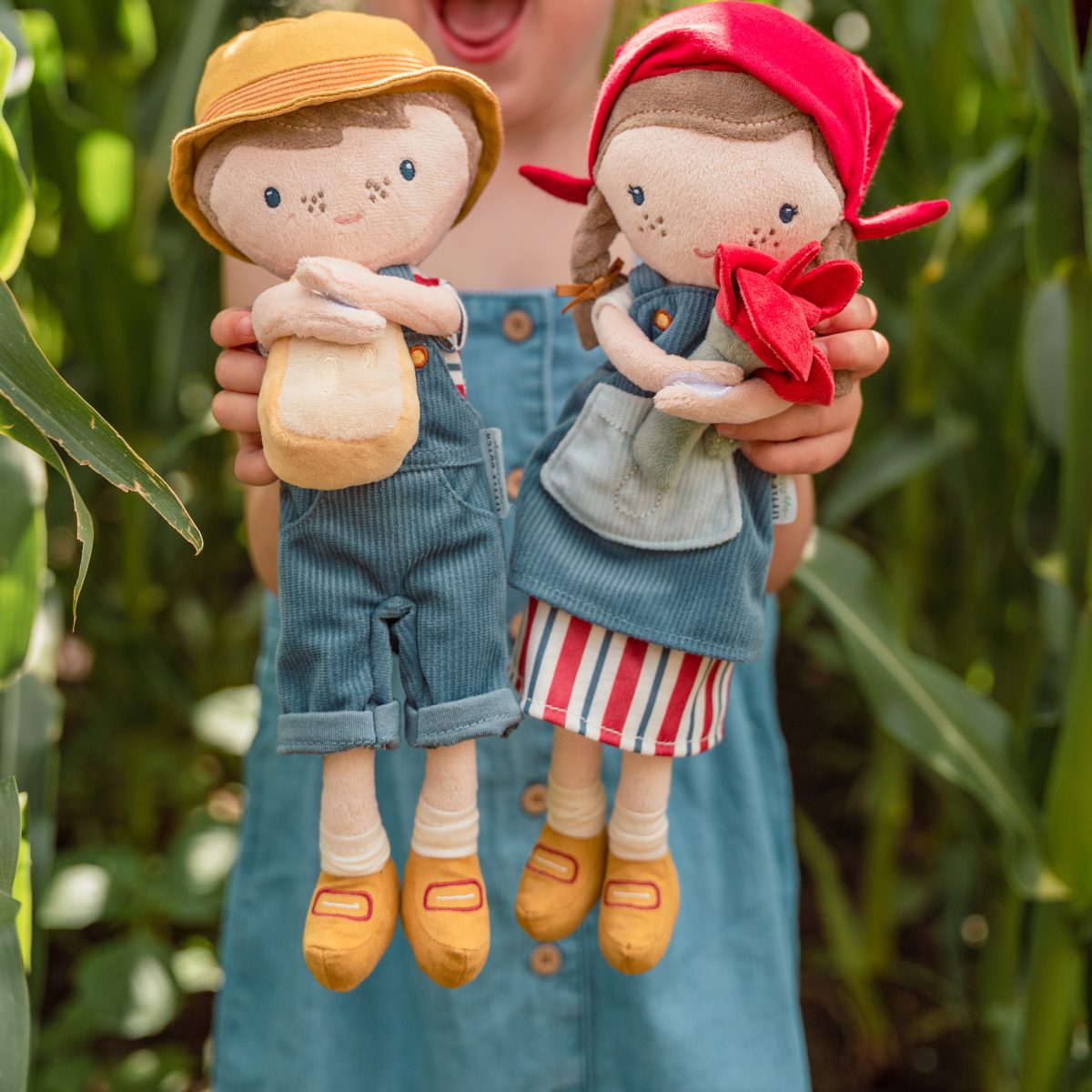LD4564 - LD4562 - Knuffelpop Boerin Rosa & Jim met schaap 35cm (5) Little Dutch: miękka lalka chłopiec farmer Jim 35 cm - obrazek 2