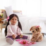 Our Generation: Lalka JIN 46cm – z PIESKIEM rasy Labradoodle - obrazek 2