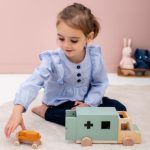 Trixie: drewniana Karetka Pogotowia - obrazek 2