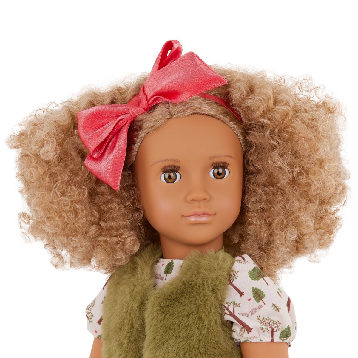 BD31497_DP_E Our Generation: lalka ADDISON 46cm – z akcesoriami inspirowanymi Złotowłosą - obrazek 2