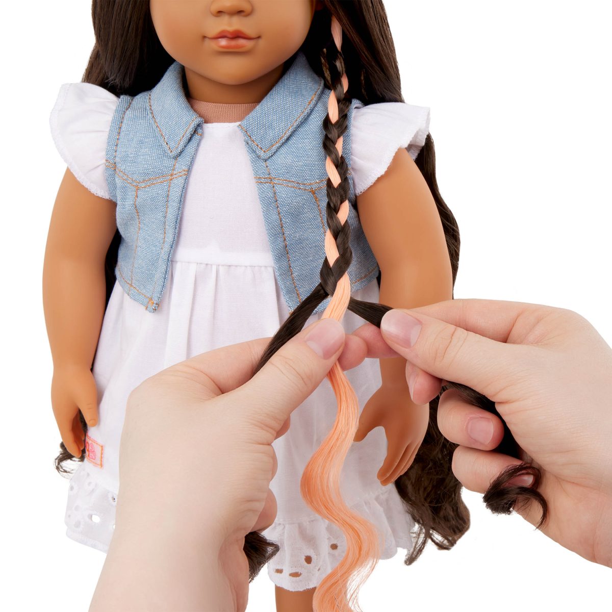 BD31535_BKLT_A3 Our Generation: lalka PERLA 46cm – brunetka - z regulowanymi włosami - obrazek 6