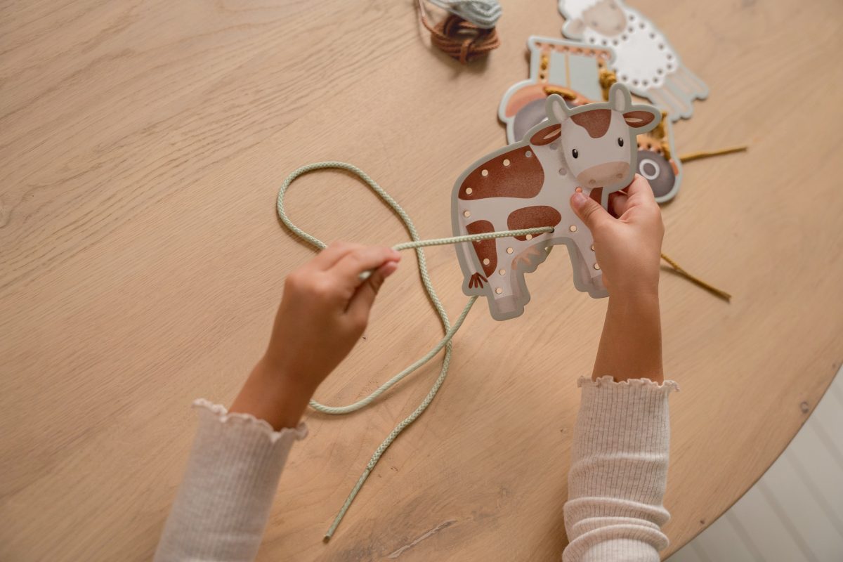 125605 - Lacing Cards - Little Farm (4) Little Dutch: przewlekanka Little Farm - obrazek 2