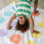 QUUT: dwustronny ręcznik plażowy PlayTowels XL (180 x 180cm) Balancing Game - obrazek 2
