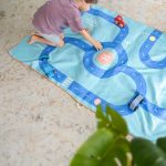 QUUT: dwustronny ręcznik plażowy PlayTowels L (180 x 100cm) Road - obrazek 2