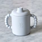 JackOJuno: jasnoszary silikonowy kubek niekapek BUBBLE