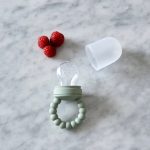 JackOJuno: Silikonowy gryzak do karmienia / szałwiowy