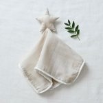 JackOJuno: Jasnoszara przytulanka muślinowa gwiazdka