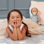 LullaBaby: lalka NIEMOWLĘ – CHŁOPIEC, ze smoczkiem, w ubranku z kapturem - obrazek 5