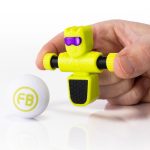 Fat Brain Toy: Piłkarzyki Foosbots - ZIELONY Piłkarz - obrazek 2