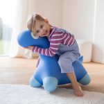 QUUT: dmuchany skoczek Hoppi Dino Cosmic Blue - obrazek 2