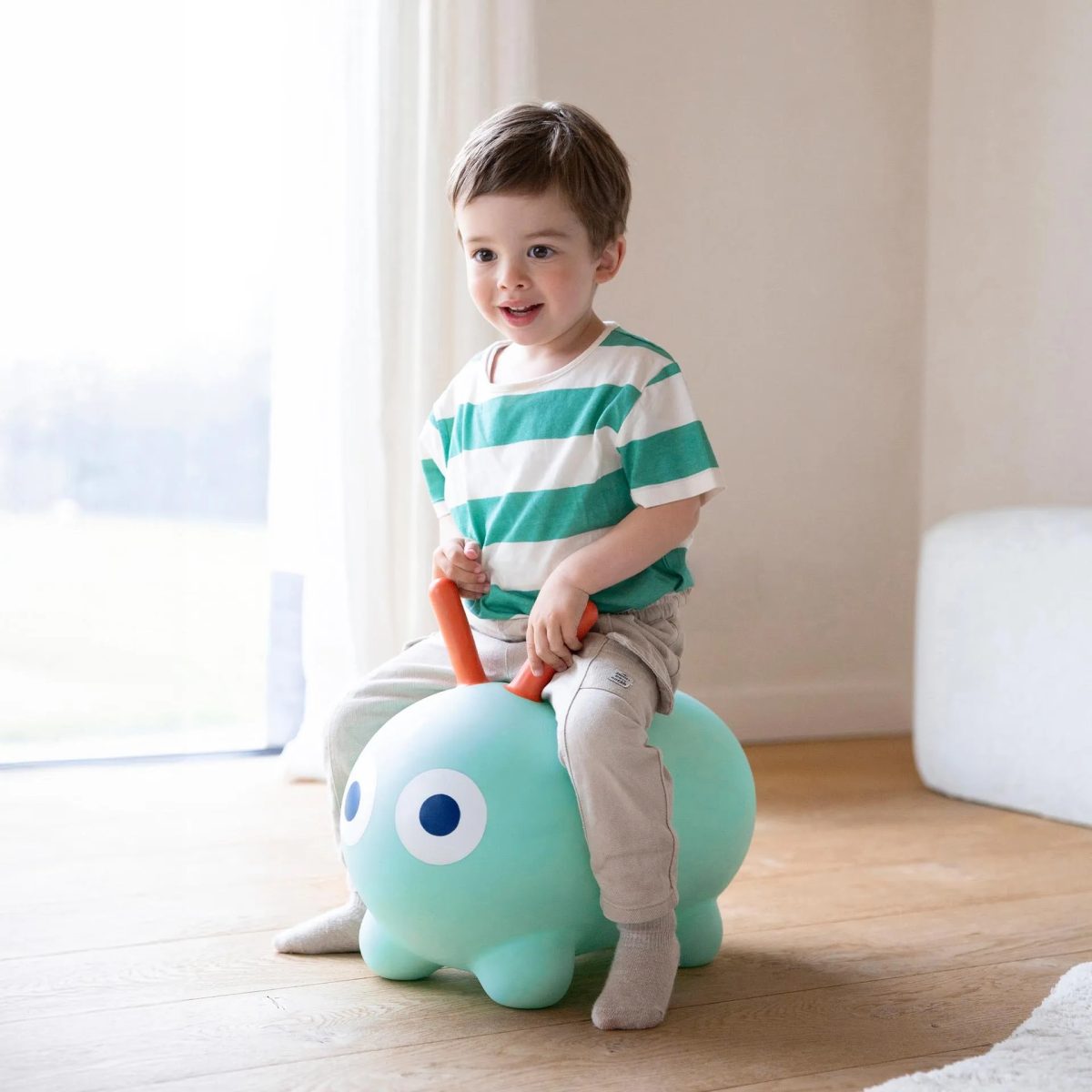 QUUT: dmuchany skoczek Skippi Minty Green - obrazek 2