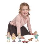 Tender Leaf Toys: Laleczka Amy i jej królik - obrazek 3