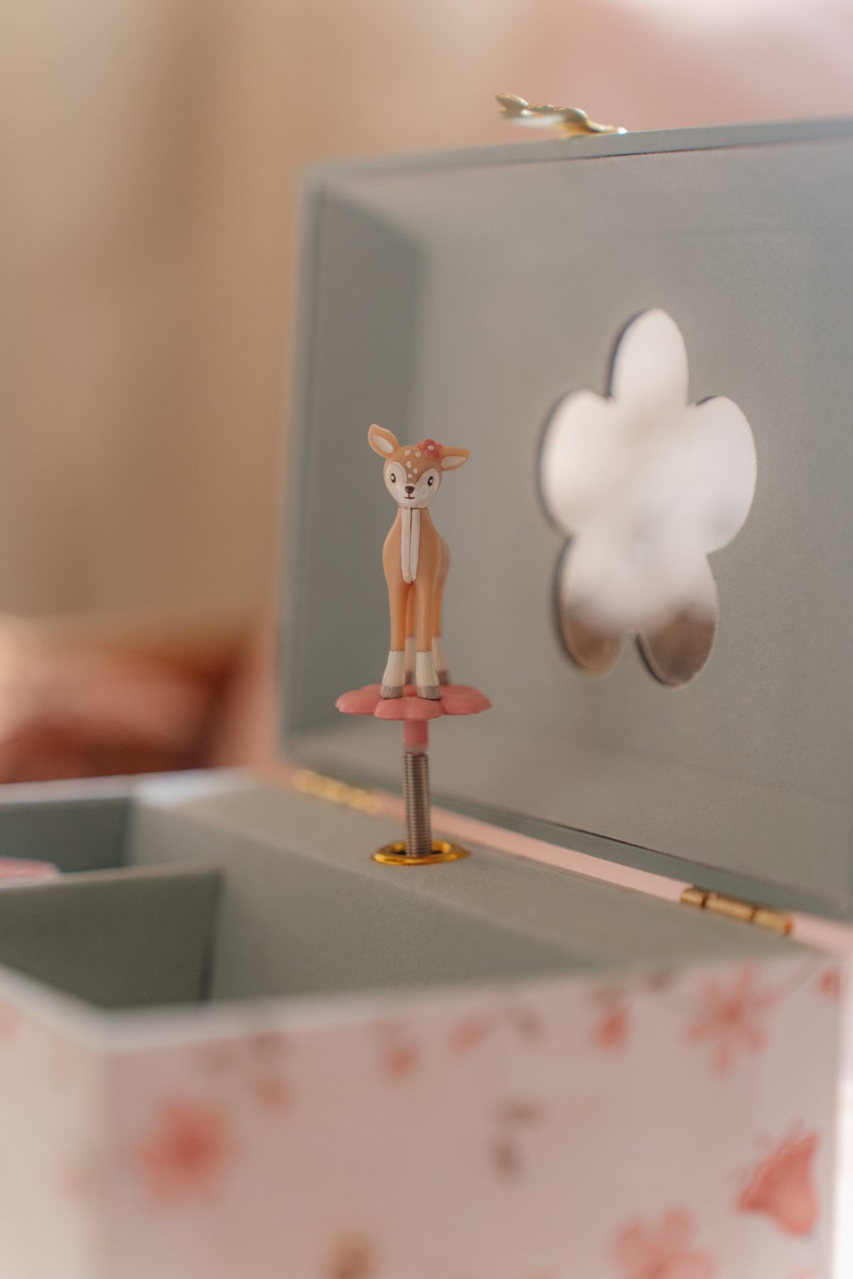 Little Dutch: szkatułka na biżuterię z pozytywką Sarenka - obrazek 2