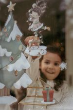 Little Dutch: świąteczne naklejki na okno Choinka X-MAS - obrazek 2