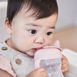 b.box: kubek z miękkim ustnikiem RÓŻOWY - obrazek 2