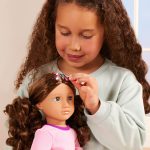 Our Generation: Lalka FINLEY 46cm – z NAKLEJKAMI i notesem BUBBLE POP IT - obrazek 4