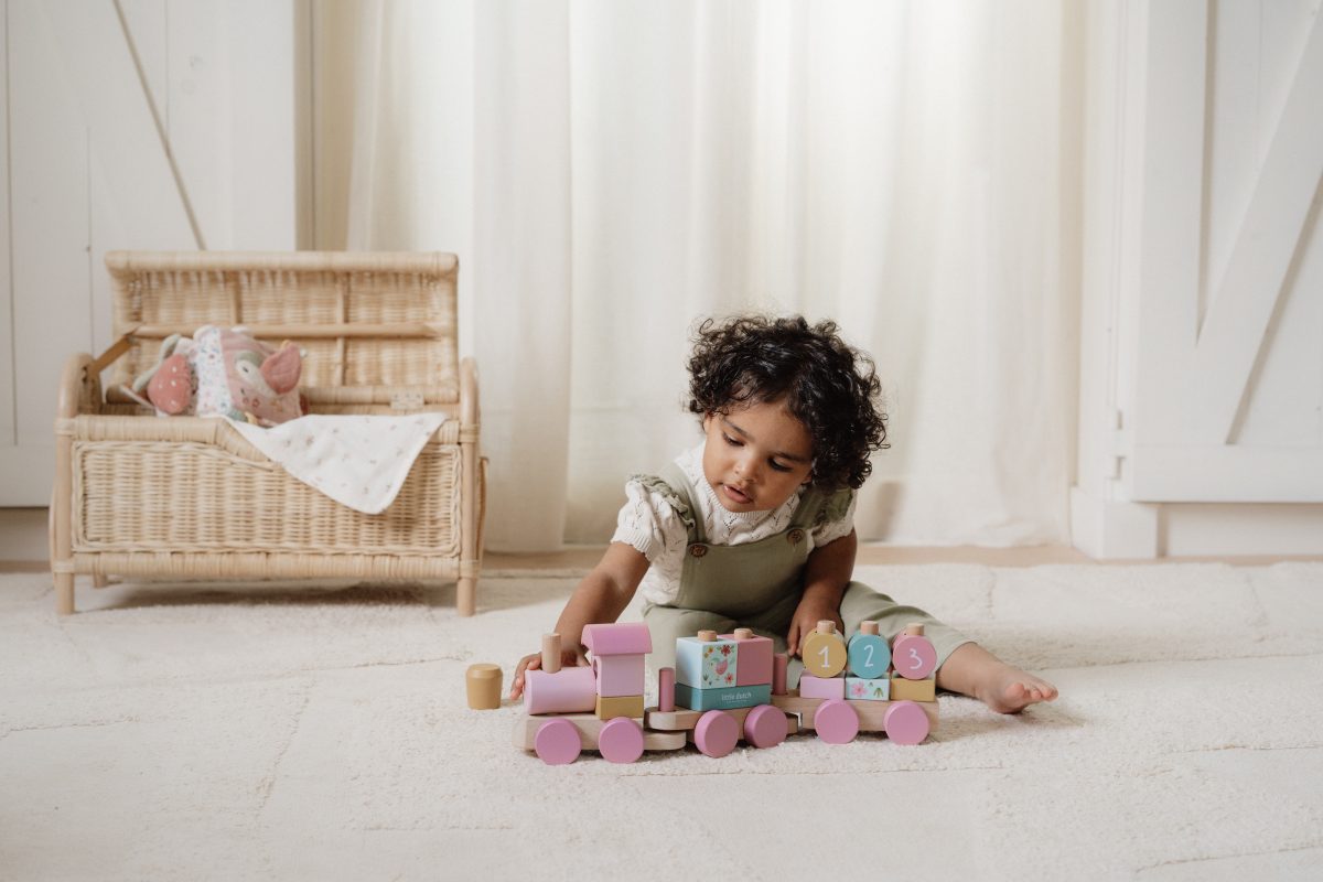 Little Dutch: drewniany pociąg z klockami Fairy Garden - obrazek 2