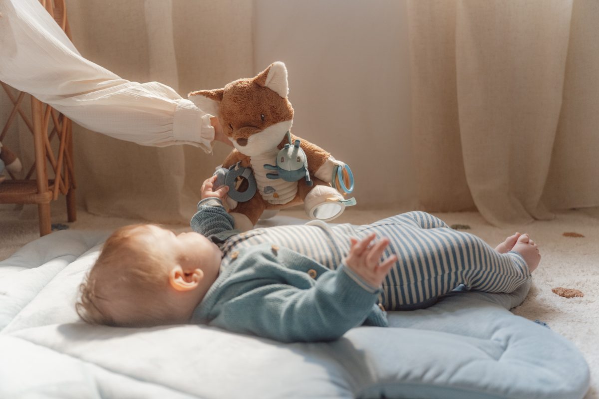 Little Dutch: przytulanka aktywizująca Lisek Forest Friends - obrazek 2