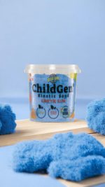 ChildGen: Piasek kinetyczny, 100% naturalny, 500g, kolor NIEBIESKI - obrazek 2